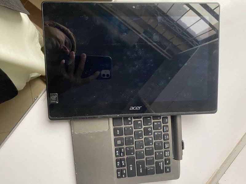 want to sell my accer laptop in excellent condition. . 2