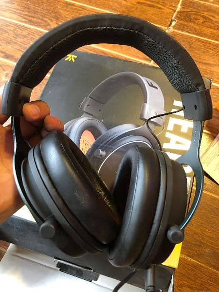 Fnatic React Gaming Headset for Esports 5