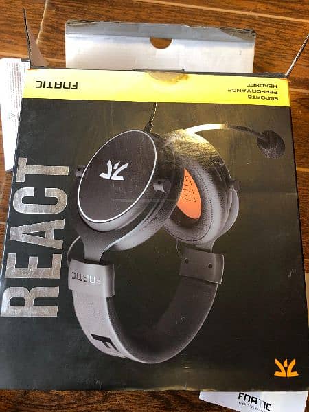Fnatic React Gaming Headset for Esports 12