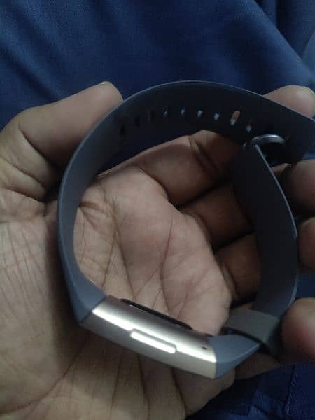 Fitbit Charge 3 2