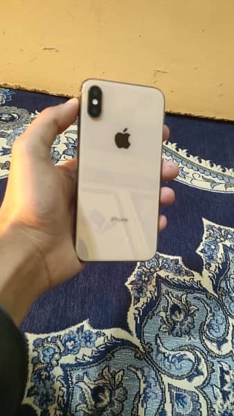 Iphone xs 10/10 256 gb battery health 73 but timing good no any fault 2