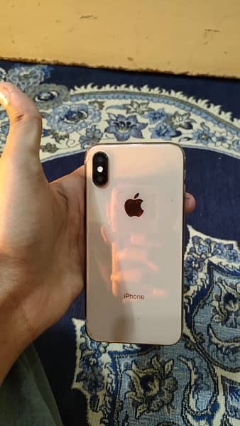 Iphone xs 10/10 256 gb battery health 73 but timing good no any fault 3