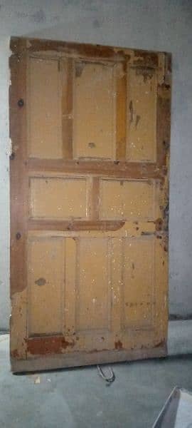 wood doors available 5doors solid wood diyar ka bi aik piece ahai 1