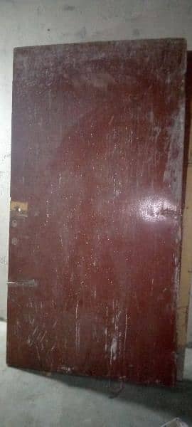 wood doors available 5doors solid wood diyar ka bi aik piece ahai 4