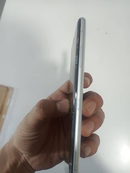 Sony Xperia xz3 4/64GB white color. 7