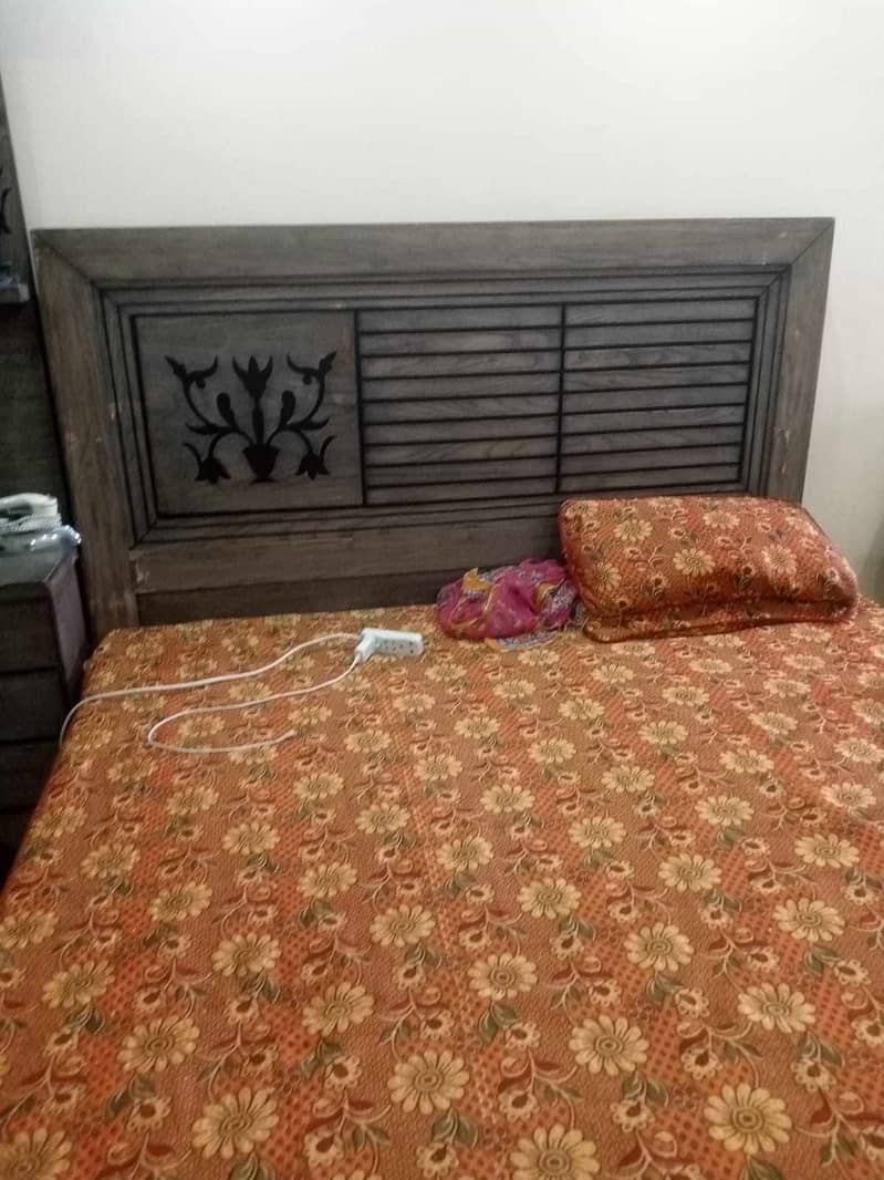 DOUBLE BED SET WITH DRESSING AND SIDE TABLES 11