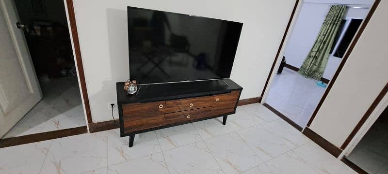 Brand new TV console/rack 55" 7
