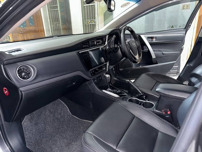 Toyota Corolla Altis Grande X CVT-i 1.8 (Black Interior) Model 2022 11