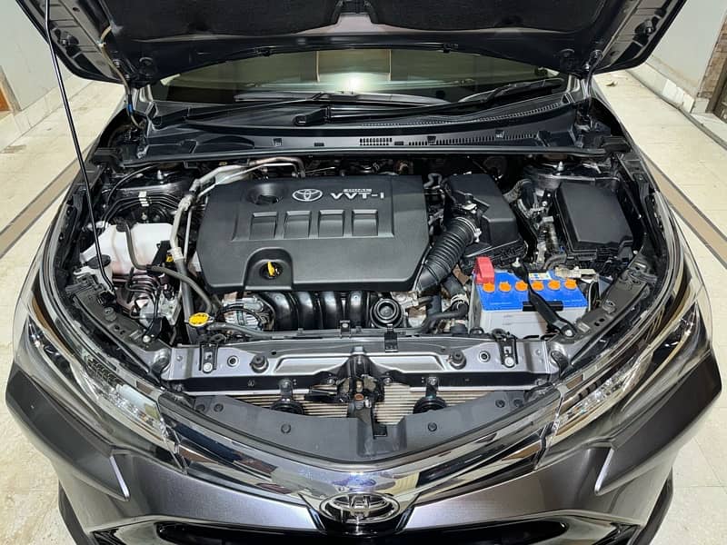 Toyota Corolla Altis Grande X CVT-i 1.8 (Black Interior) Model 2022 12