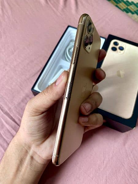 iPhone 11 Pro Max 256gb With Box 2