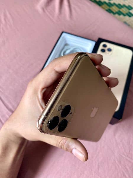 iPhone 11 Pro Max 256gb With Box 5