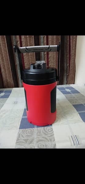igloo water bottle,, water cooler,, water jug 1