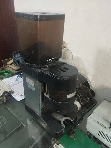 Sugar Cane Juice Machine imported steel body 220 voltage 17