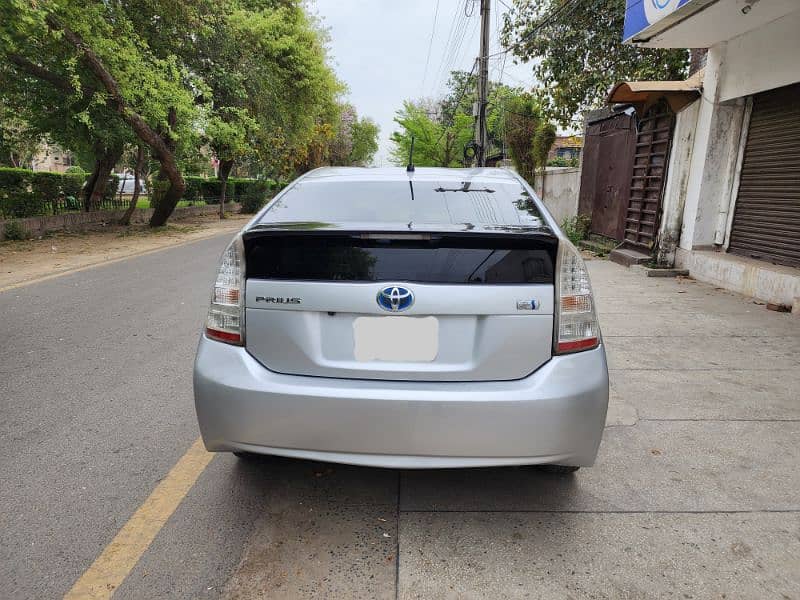 Toyota Prius S 1.8 Hybrid 3