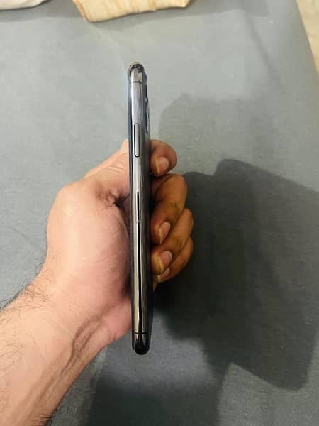 Iphone 11 pro max 256 GB PTA approved 4