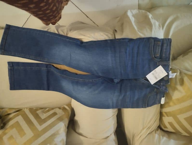 it is regular Jeans for 6 to 8 years old boy 3