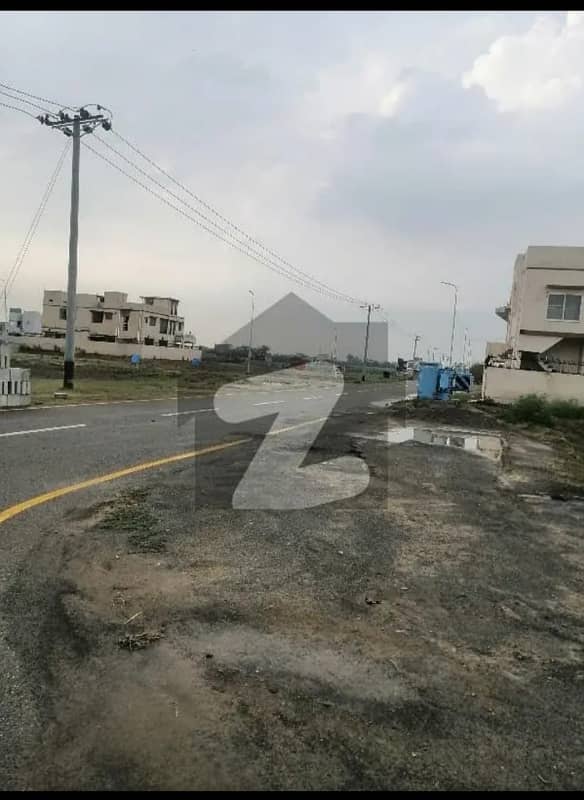 5 marla plot for sale in paragon city lahore on easy installments 10
