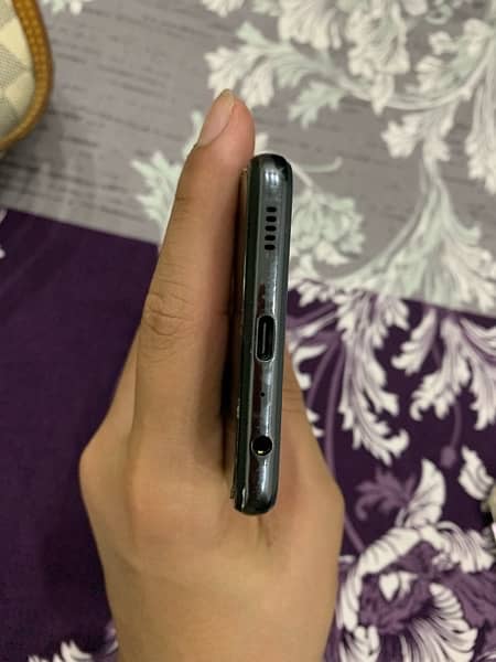 Samsung A32 in very good condition 2