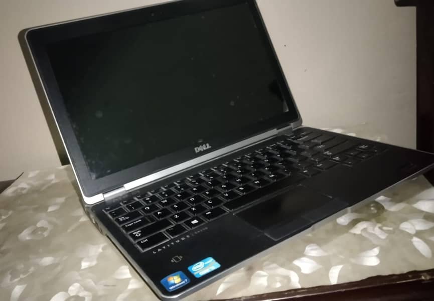 Dell latitide E6230 laptop for sale 1