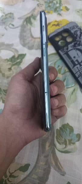 Oneplus 10 Pro 12gb 256gb NonPta condition like new with box nd chargr 4