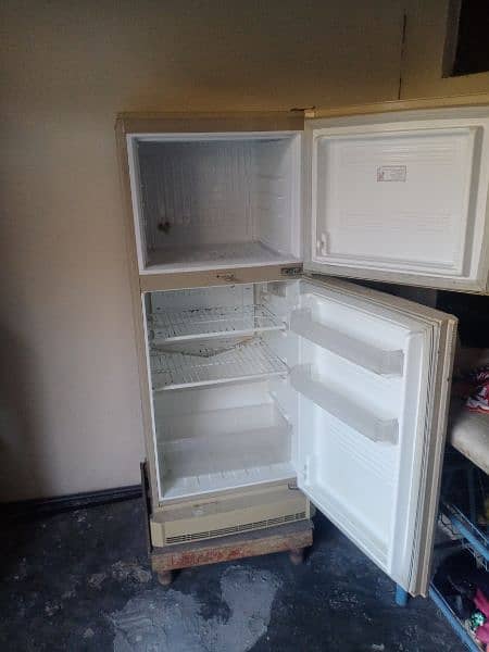 Refrigeration For Sale 10/10 Condition With Staplezer 6