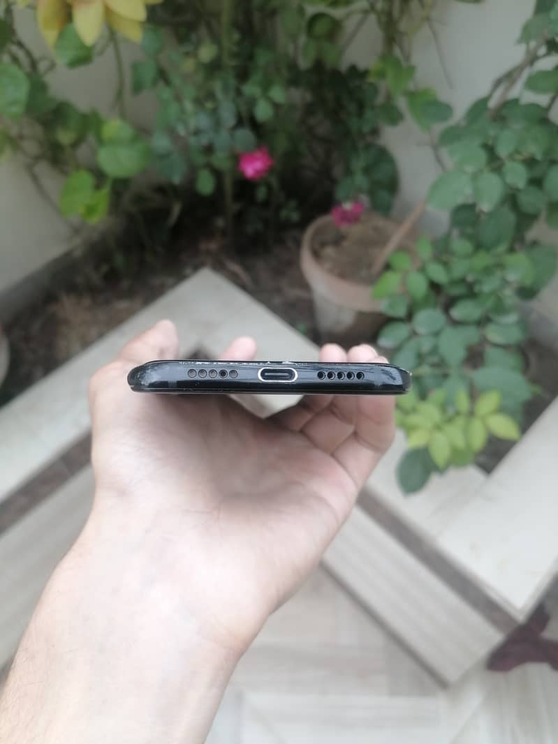 Oneplus 6t in mint condition (8Gb/128Gb) 3