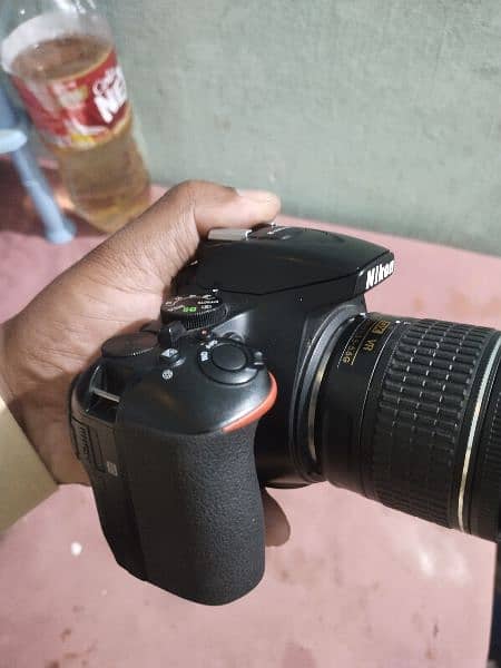 Nikon D5600 with 18- 55  & 70-300 Lens 2 Original Batteries charger 13