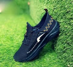 Men,s comfortable stylish lace up sneakers