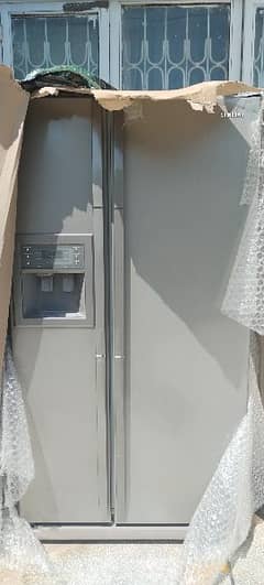 Samsung Double door fridge freezer american style icemaker Imported