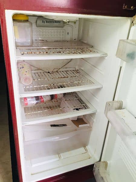 pel refrigerator good condition 3