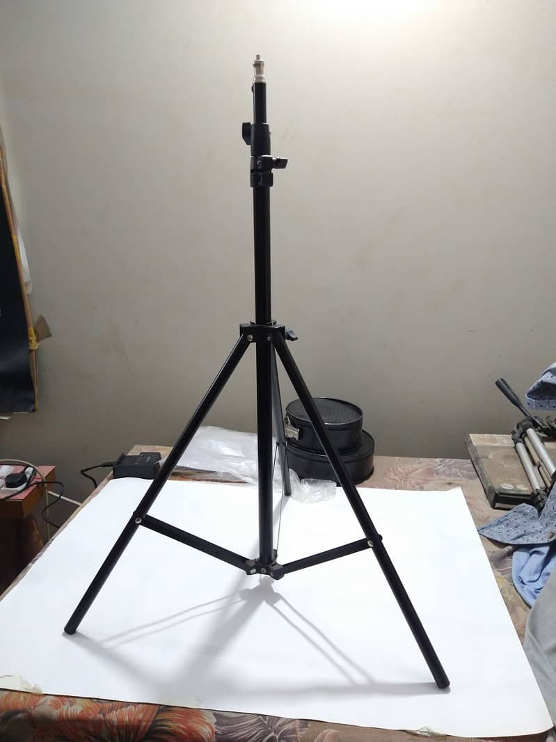 Tripod 0