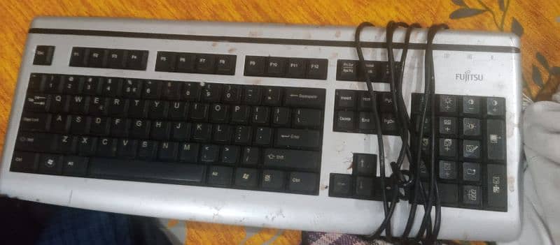 Original Fujitsu Keyboard 1