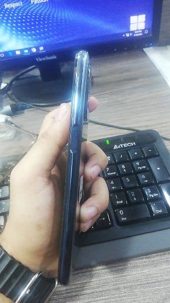 One plus 10 by 10 urgent sale 3