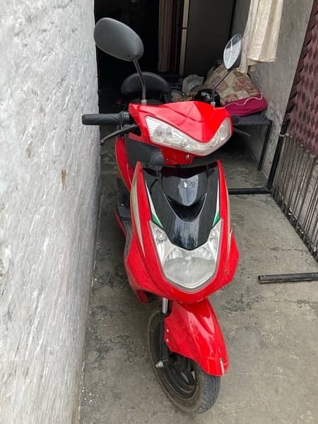 Crown Yj650 Electric Scooter 3