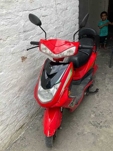 Crown Yj650 Electric Scooter 4