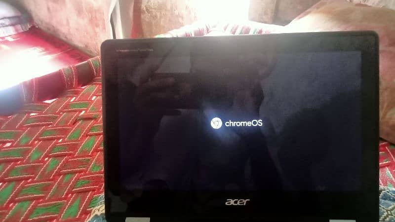 Chromebook (acer) 360 Rotateable Controls with touchscreen andkeyboard 2