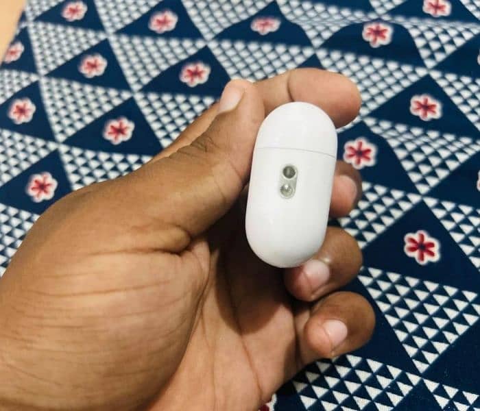 Apple airpods Pro 2nd Gen(Made in veitnam) 3