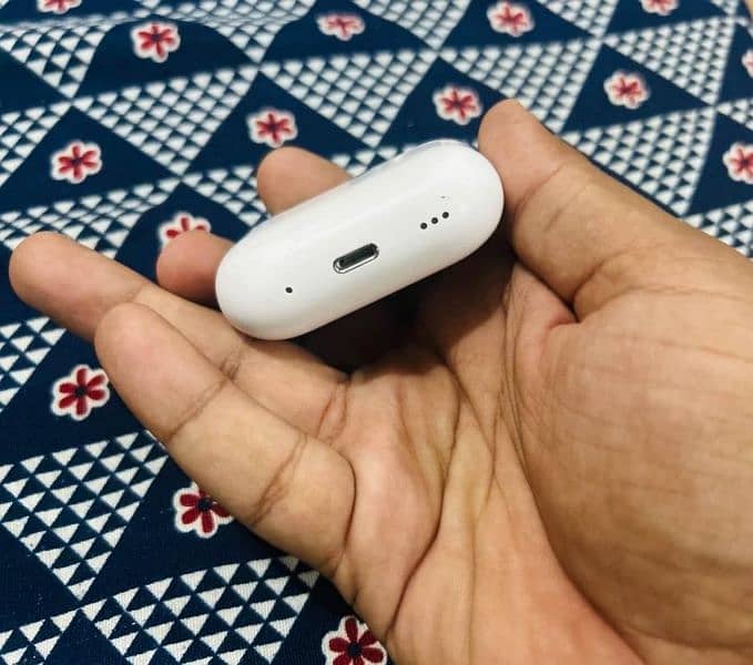 Apple airpods Pro 2nd Gen(Made in veitnam) 4