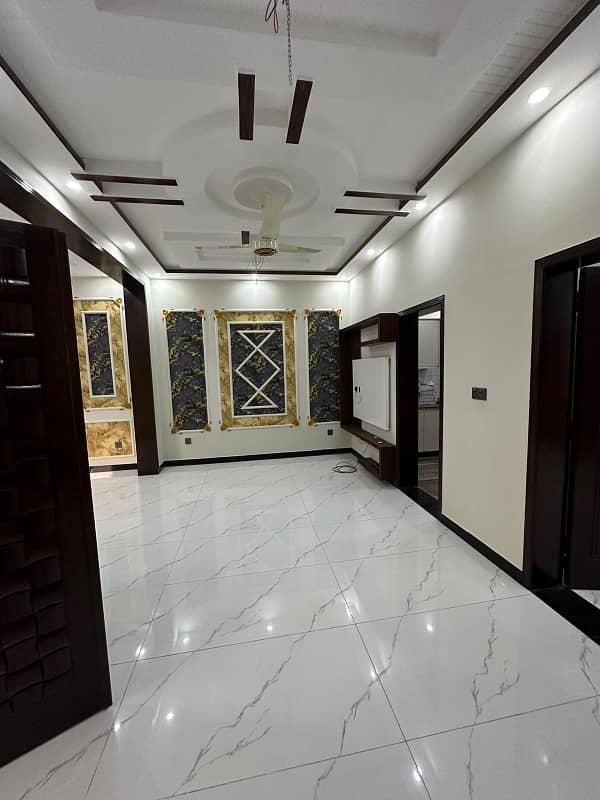 5 MARLA PRIME LOCATION HOUSE AVAILBLE FOR SALE AT CANAL GARGAN LAHORE'' E BLOCK 18