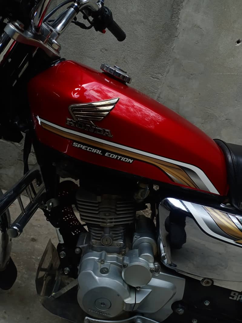 Honda cg 125 special edition 3