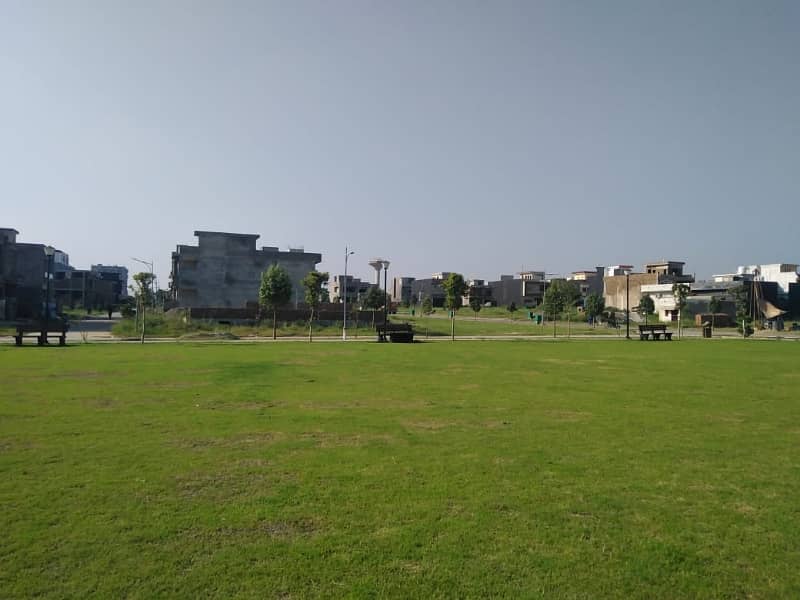 Prominently-Located Facing Park 1250 Square Feet Residential Plot Available In Faisal Town Phase 1 - Block C 25