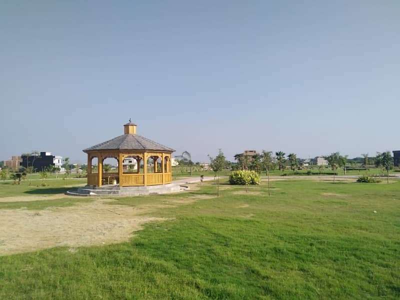 Prominently-Located Facing Park 1250 Square Feet Residential Plot Available In Faisal Town Phase 1 - Block C 28