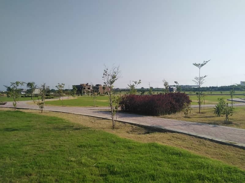 Prominently-Located Facing Park 1250 Square Feet Residential Plot Available In Faisal Town Phase 1 - Block C 29