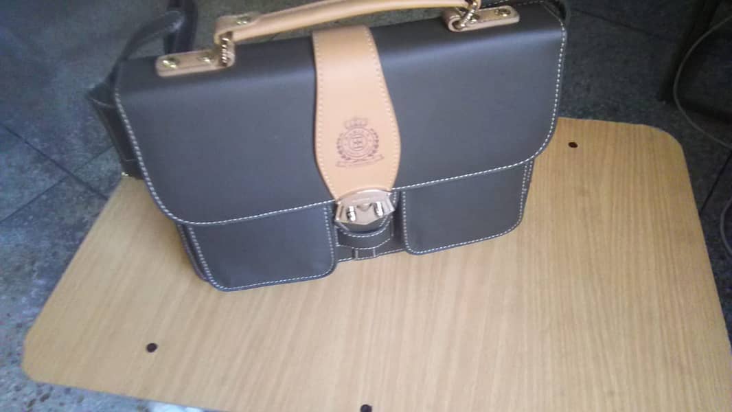 Ladies handbag brand new imported from Kuwait 1