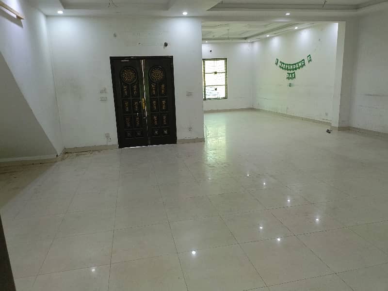 10,Marla Beautiful Ground Floor Hall+2, Rooms Available for office use in johar Town near Emporium mall 4