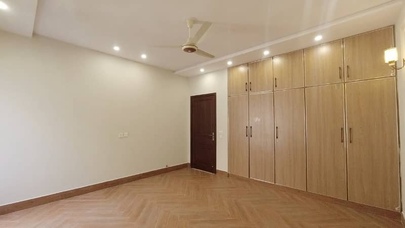 Get A Prime Location 10 Marla House For sale In Jubilee Town - Block D 15