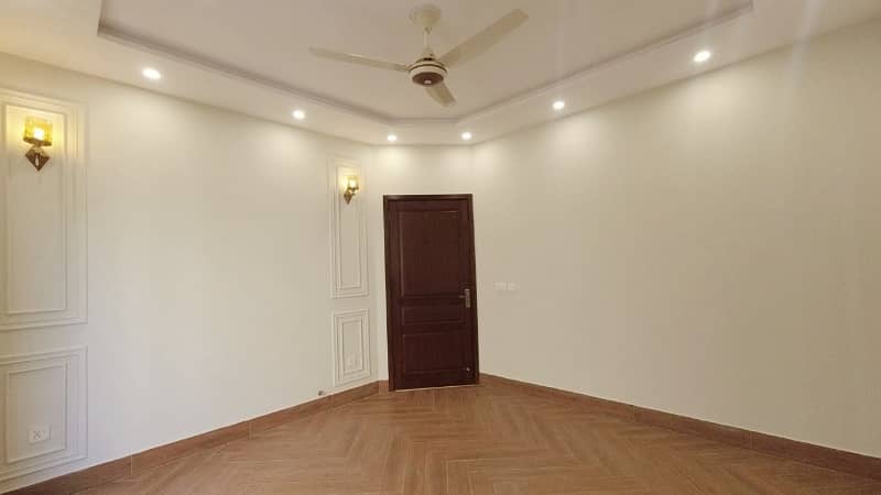 Get A Prime Location 10 Marla House For sale In Jubilee Town - Block D 18