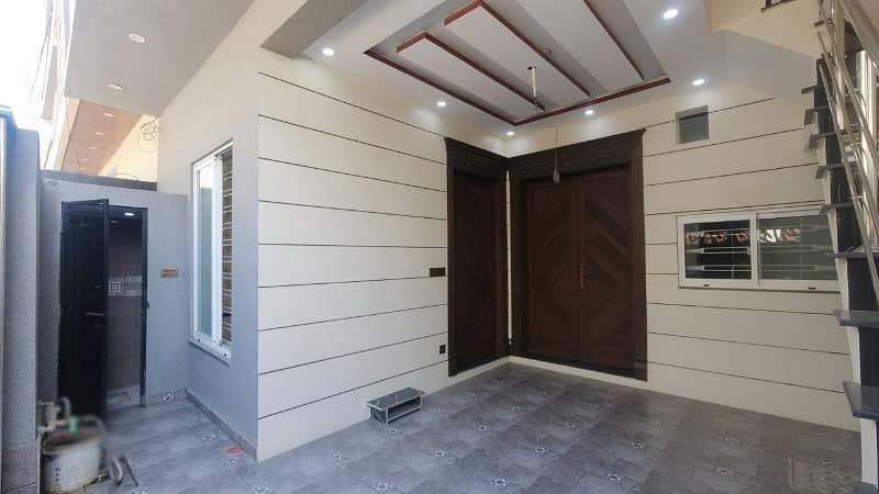 Prime Location House In Jubilee Town - Block F For sale 6