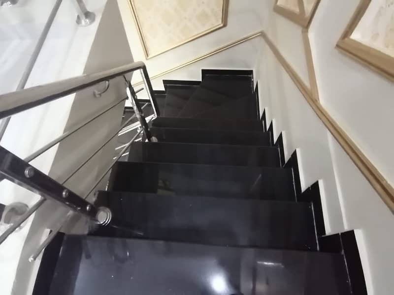 10 Marla House In Gulshan-E-Ravi Of Lahore Is Available For Sale 6