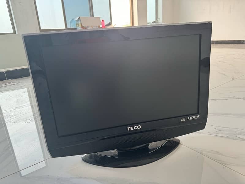 24 Inch Lcd TV Cable/HDMI Screen for sale 3